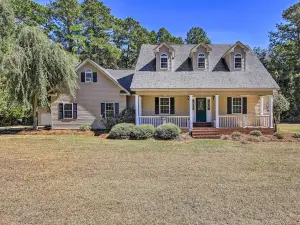 Idyllic Hawkinsville Retreat Large Fire Pit!