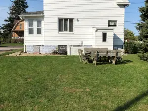Fishing, Wineries, Beaches- Oh My! Near the Historic Ashtabula Harbor.