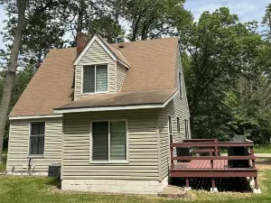 Cozy Cottage Near Bay Lake