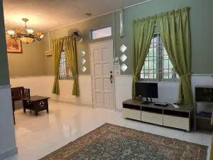 D'Muqommah– 2-Bedroom with shared pool