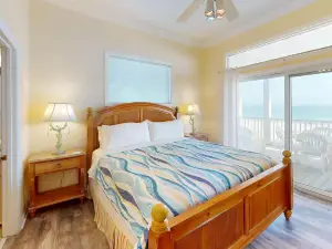 Private Pool and Coastal Views - Stunning Beachfront Retreat