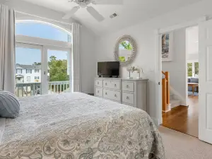 Private Pool and Hot Tub - Elegant Family Escape