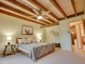 Cozy Retreat - Hot Tub, TV, Game Room