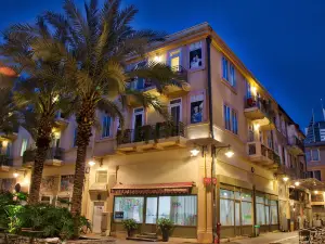 1926 Designed ApartHotel
