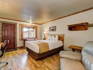 Holiday Motel & RV Park