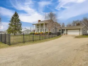 Tennis Court and Deck Pet-Friendly Charles City Gem