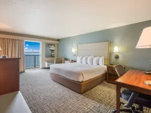 Best Western Harbour Pointe Lakefront