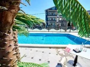 Studio Flow in Nord10 by Alezzi- pool n playground