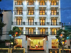 Khách sạn Uptown Hội An