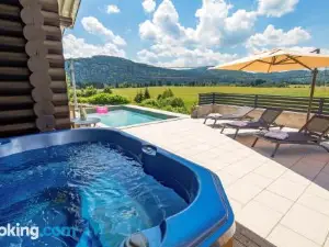Amazing Home in Ravna Gora with Outdoor Swimming Pool, Jacuzzi and Sauna