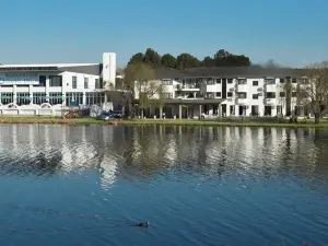 The Lakes Hotel and Conference Centre