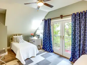 Sheboygan Getaway w/ Deck + on-Site Lake Access!