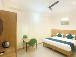 Hotel Lemon Suites & Banquet Noida Sector 62