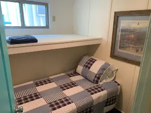 Villa Venice Houseboat Located in Cypress Cove Marina-5 Bedrooms/2 Full Bathroom