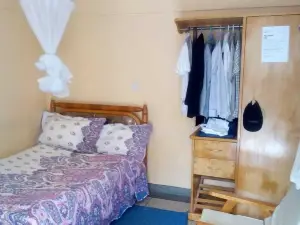 Racecourse Inn Hotel