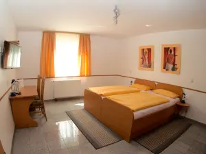 Messe-Hotel "Waldruhe"