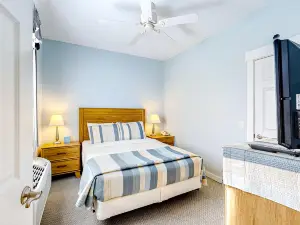Two Neighboring Suites, Each w/ WiFi, Two TVs, and Central AC - Near Acadia