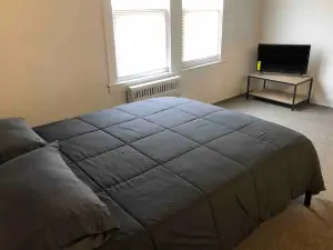 Exclusive Access and Walkable Location - Charming and Cozy
