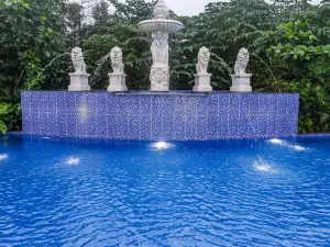 Mayfair Oasis Resort & Convention
