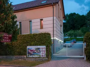 Hotel Garni Pod Skalkou