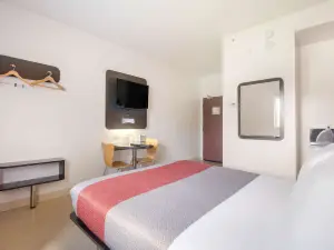 Motel 6 Kingston, on