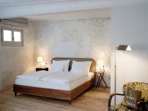 1477 Reichhalter