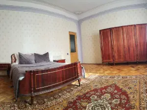 Airport to Echmiadzin Guest House