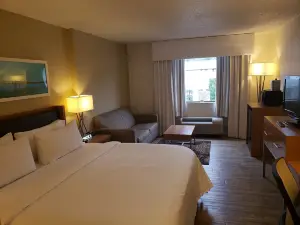 Holiday Inn Express Pittsburgh-North (Harmarville) by IHG