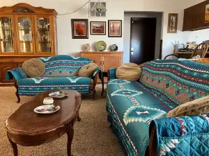 Stay@ Route 66 Great Divide Riders & Hikers R&R