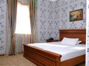 Maximum Hotel