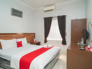 RedDoorz Syariah Near Tugu Dodol Kandangan