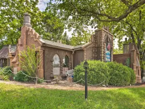 Charming Rowlett Guest Cottage Walk Downtown