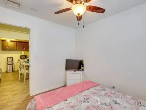El Centro Retreat Near Local Parks and Golf Courses