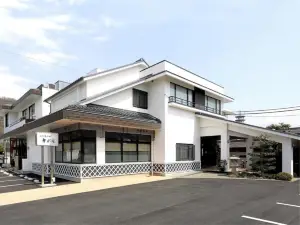 Rakusuien
