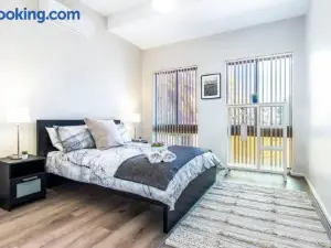 Delightful Getaway Steps from Attractions & Amenities