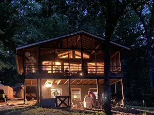 Secluded Lake Front Cabin - on Lake Hartwell, with Dock, Fenced Yard, Fire Pit.