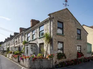 Belmont House Beer - Adults Only - Free Parking