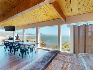 Coastal Tranquility Retreat