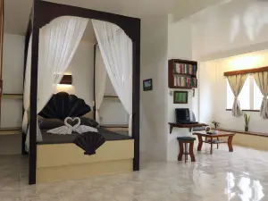 Guindulman Bay Tourist Inn