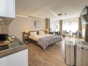 Tiek Apartments