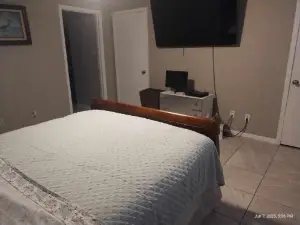 Pure Country, Plenty of Space & Trees, Relaxing!