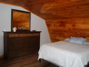 Carriage House - Just Renovated