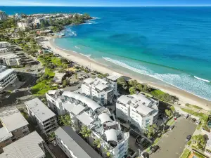 Rolling Surf Resort Sunshine Coast