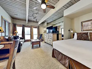 เดอะทิมเบอร์ไลน์ คอนโดมิเนียม