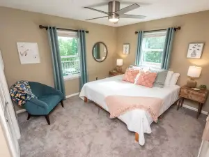 Blue Ridge Gateway Cabin With Mountain Views