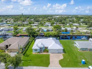 Englewood 5 Bedroom Pool Home 3 miles to Gulf Beaches! 5 Home