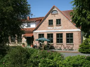 Pension & Restaurant "Alte Schule"
