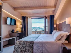 La Grotta Hotel