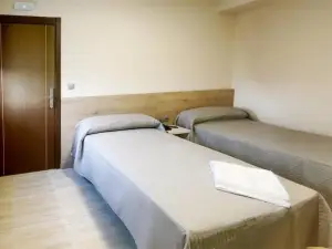 Hostal Restaurante Cuatro Caminos