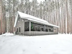 Bellaire Family Cabin All-Season Retreat!